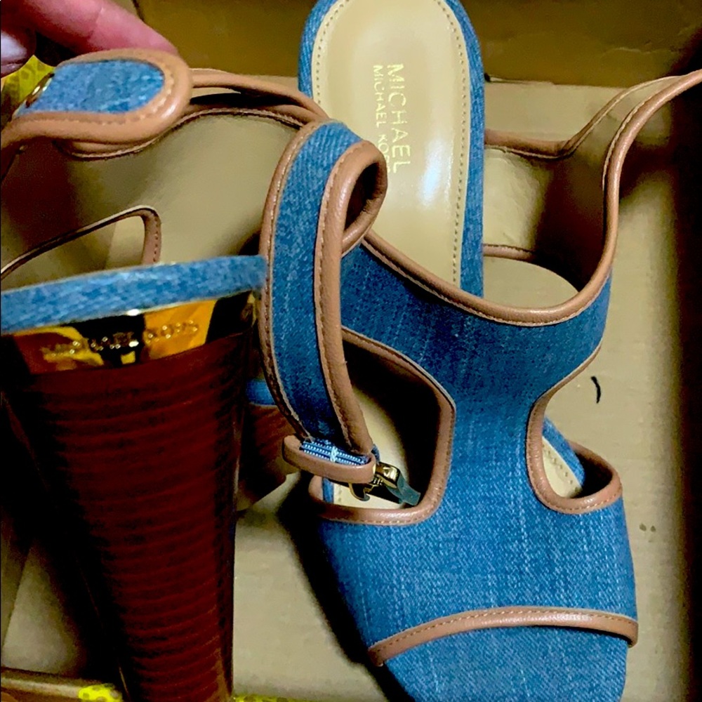 💕MK Wedges ✨🎉